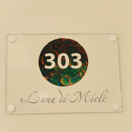 Le Dodici Lune מלון